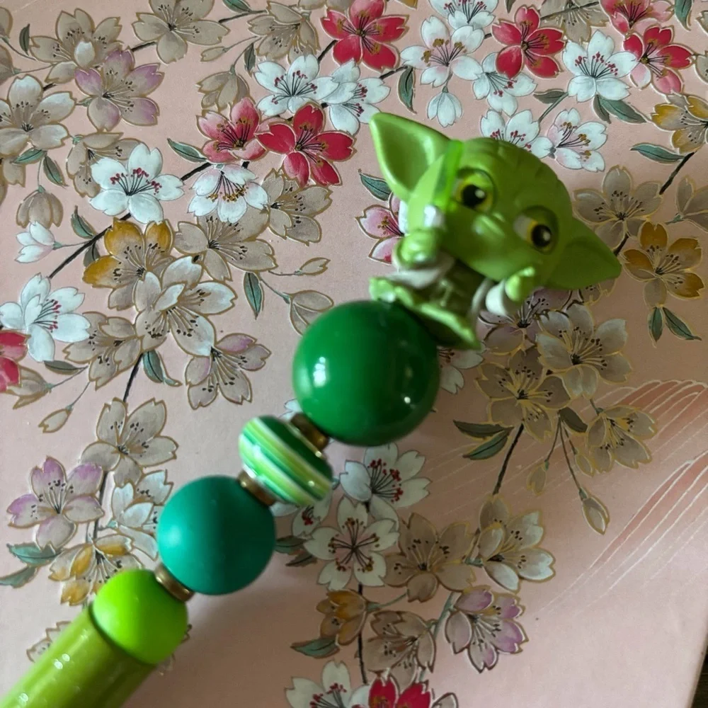 Disney Doorables: Star Wars: Yoda handmade beaded pen
